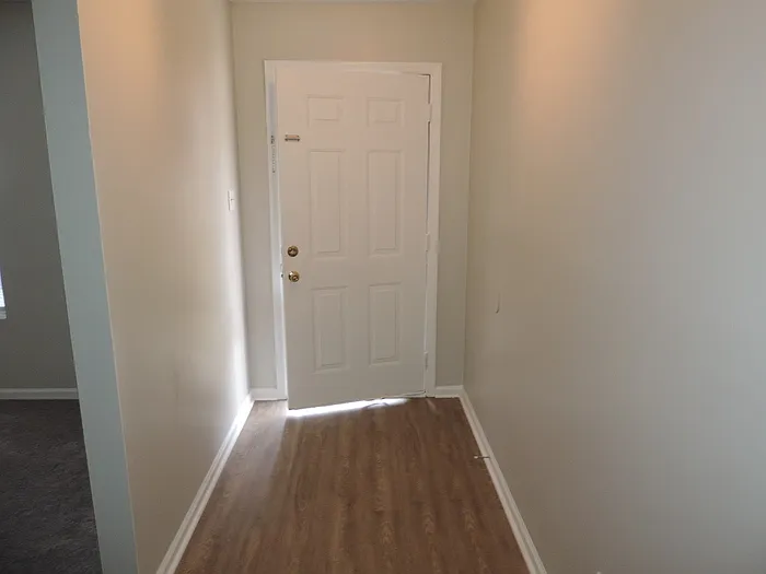 3881 Crest Dr — Photo 2