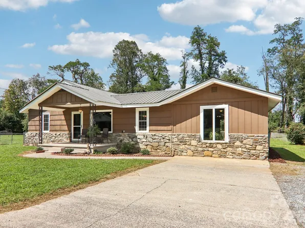 55 Polk St, Waynesville, NC 28786