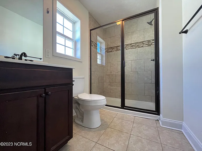 117 Lightwater Dr — Photo 11
