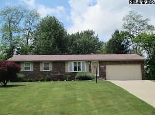 12981 Jamestown Ave NW, Uniontown, OH 44685