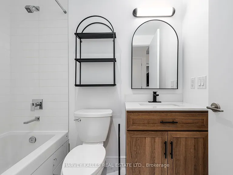 11 Charlotte St #507 — Photo 13