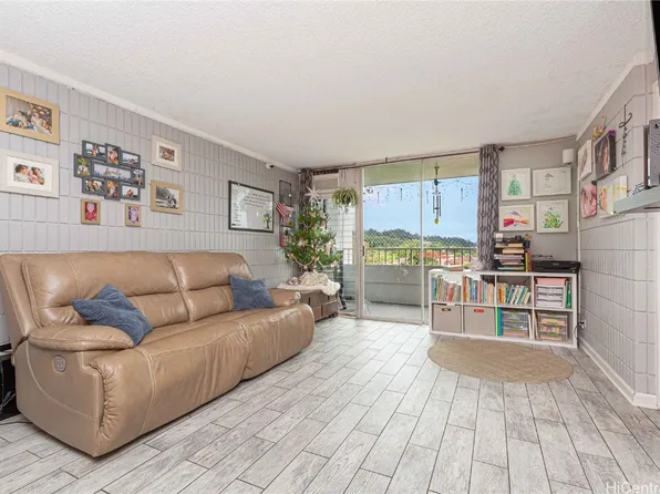 46-283 Kahuhipa St APT C803, Kaneohe, HI 96744