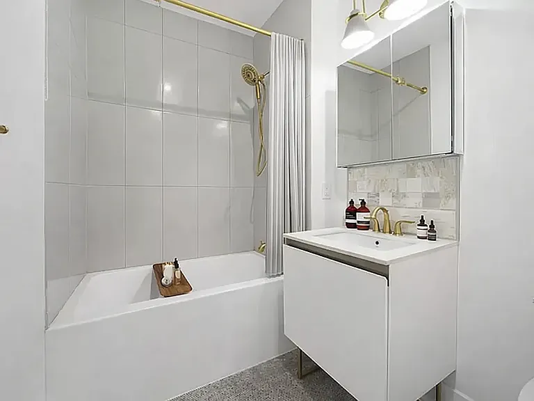 138-25 Barclay Ave #600 — Photo 7