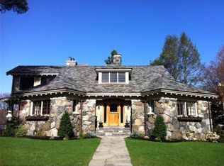 3 Lakeview Ter, Winchester, MA 01890