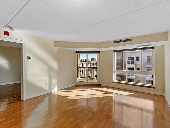 3rd image of 60 Rantoul St APT 403