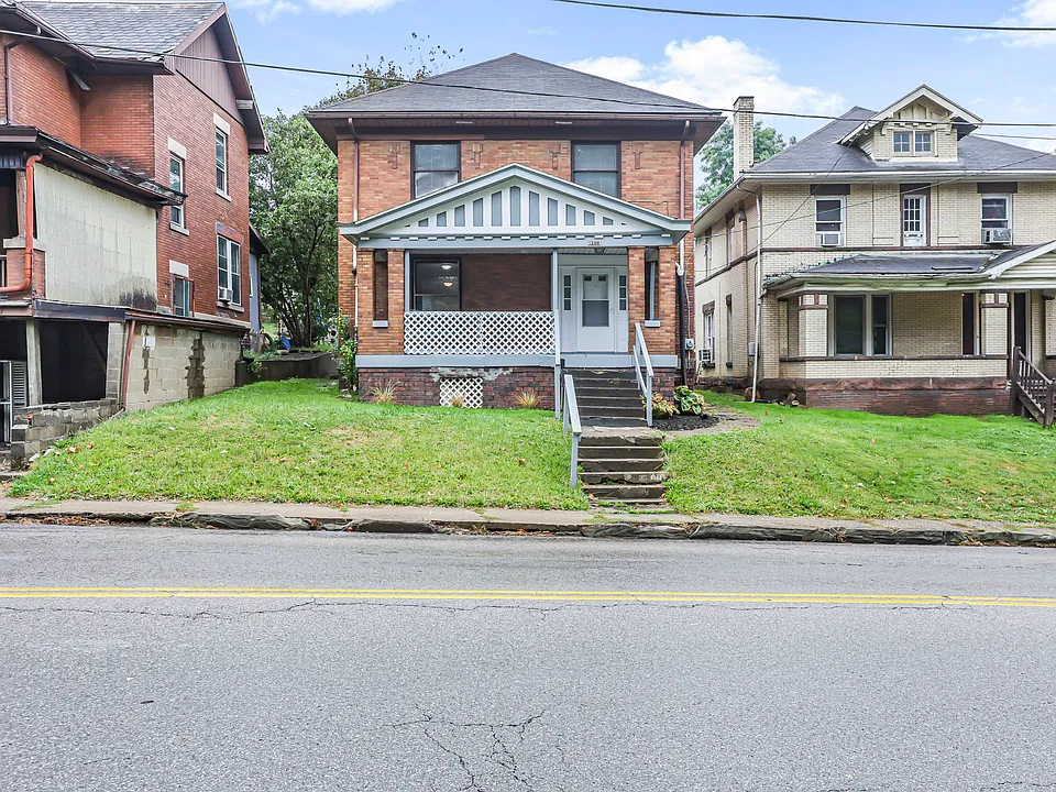 Greenwood Ave