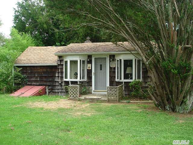 2nd image of 251 S Country Rd