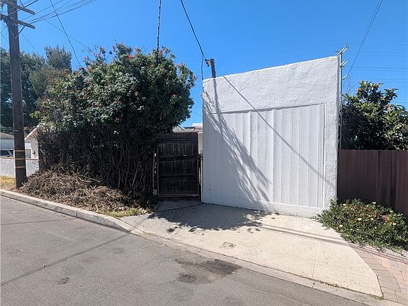 3rd image of 10370 Tujunga Canyon Blvd