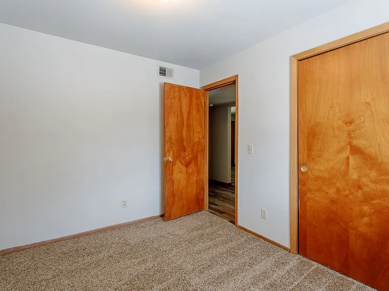 7670 N Euclid Ave — Photo 6