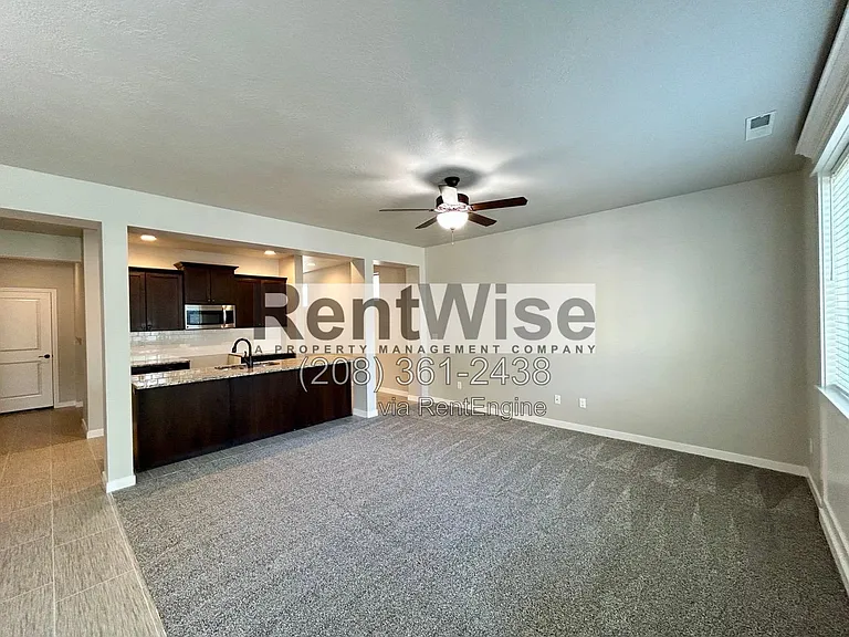 1897 N Justin Ave — Photo 4