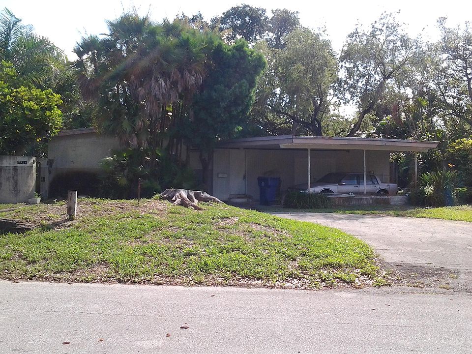 1st image of 2756 NE 15th Ave