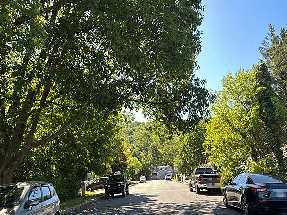 4th image of 832 Possum Ln