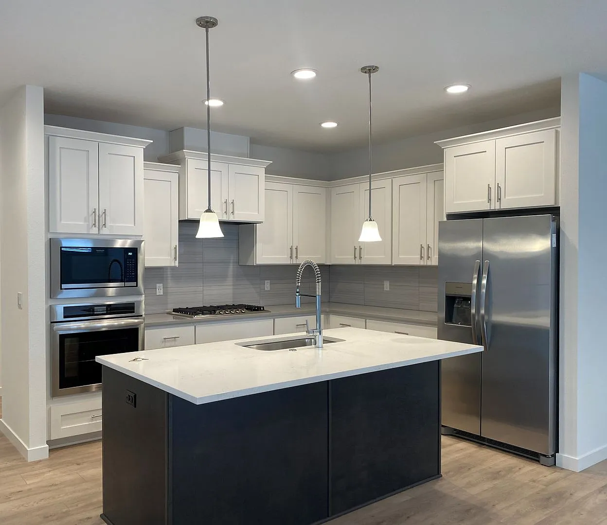 Newer Construction! Beautiful Brand Home Backs To Greenspace! Gourmet Kitchen, Open Landing, Fenc... — Photo 2