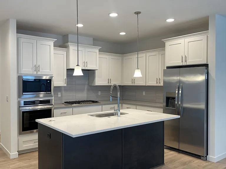 17705 SW Lockwood Ct — Photo 2