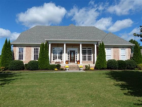 1st image of 106 Brownstone Dr