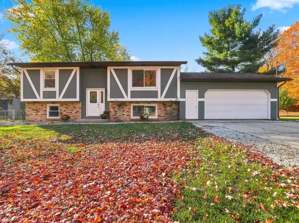 1165 Brownwood Ave NW, Grand Rapids, MI 49504
