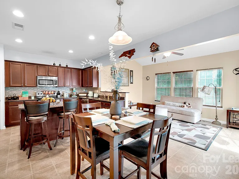 106 Ashton Dr — Photo 37