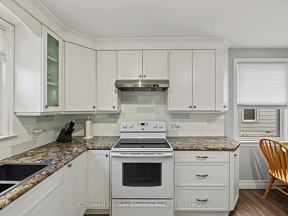 5th image of 440 Howden St