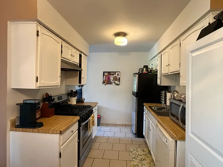 301 Cherrywood Ct — Photo 6
