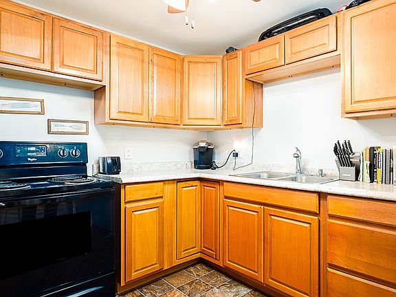 5th image of 875 Savannah Dr