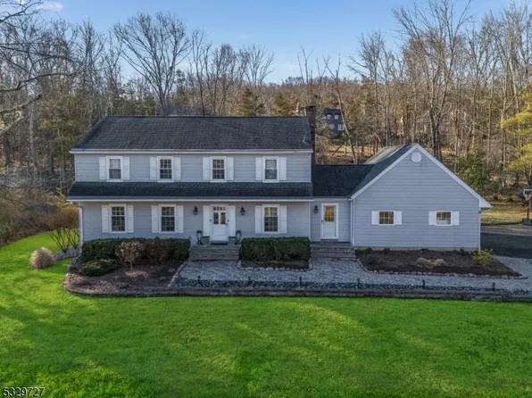 7 Keats Rd, Tewksbury Twp., NJ 07979