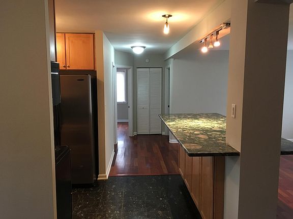 2nd image of 2903 W Berwyn Ave #2