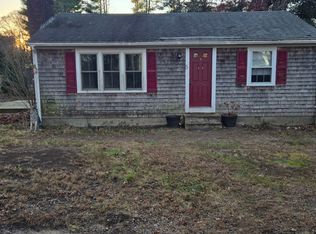 5 Huckleberry Ln, Marstons Mills, MA 02648
