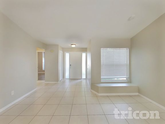 3rd image of 653 Sand Ridge Dr