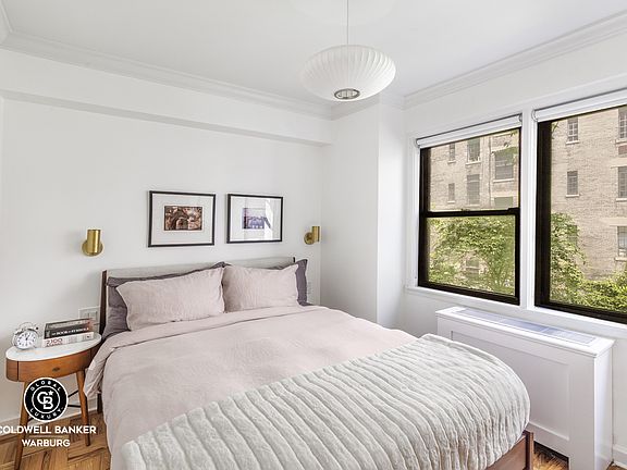 5th image of 55 E 9th St APT 3C