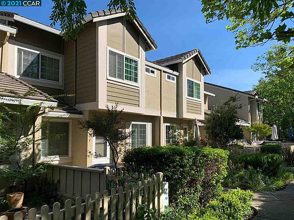 2nd image of 7462 Oxford Cir