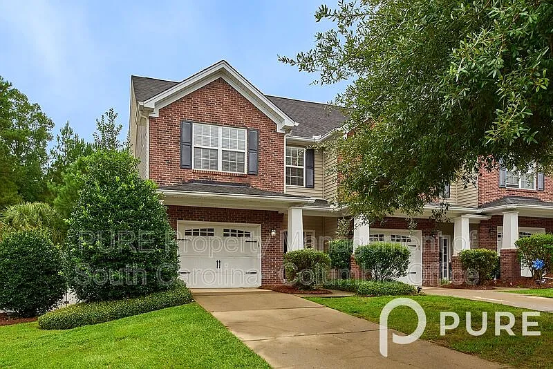 3 bed, 2.5 bath, 1605 sqft, $1,950 — Photo 1