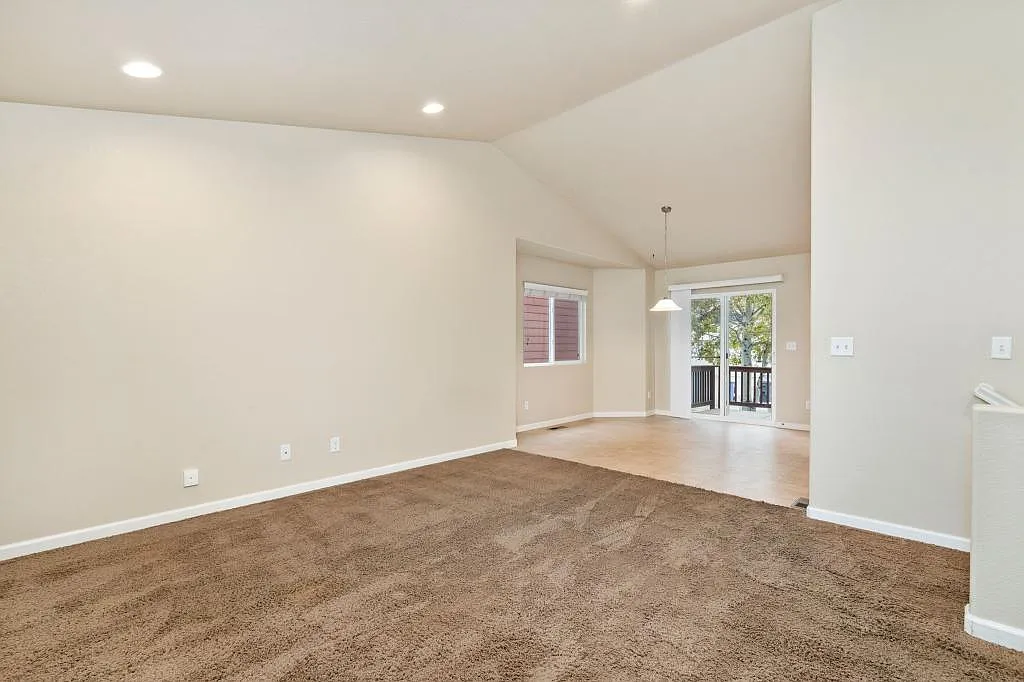 2255 Sopris Cir — Photo 4