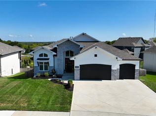 1924 NE Catalina Ave, Lees Summit, MO 64064