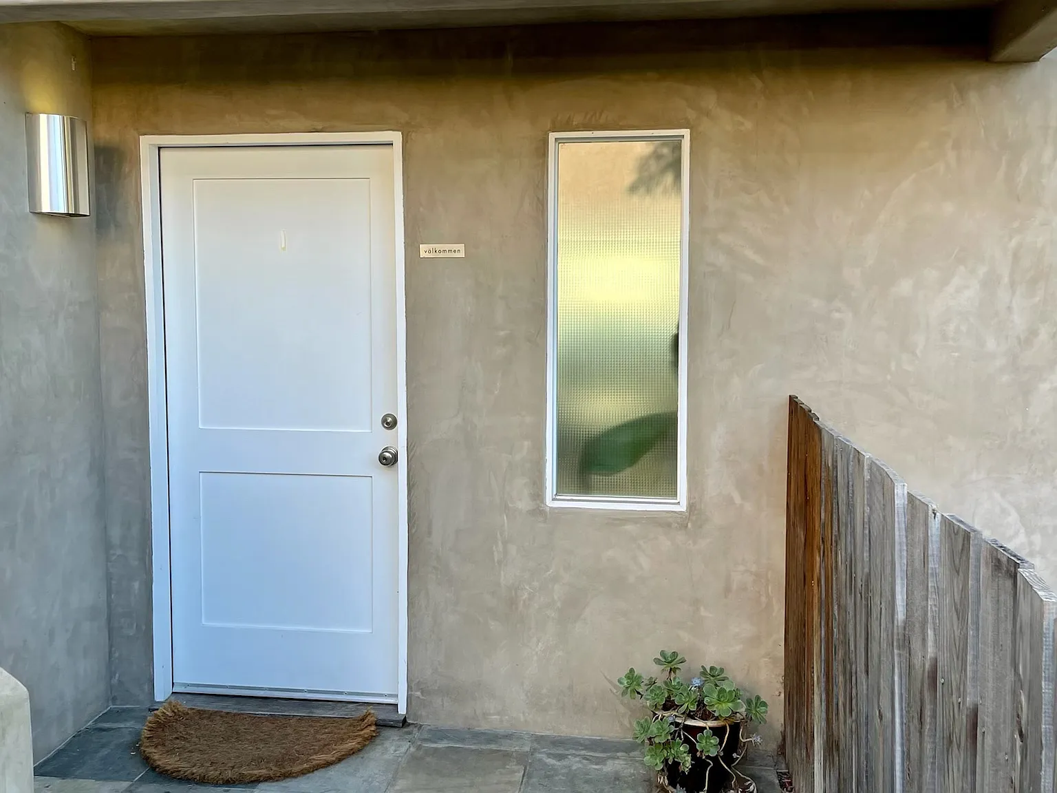 2 bed, 1056 sqft, $4,200 — Photo 1