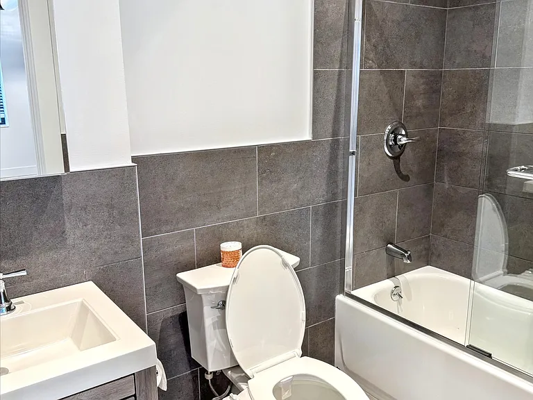 24-34 28th St #1B — Photo 12