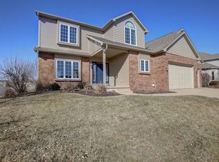 707 Kimela Dr, Mahomet, IL