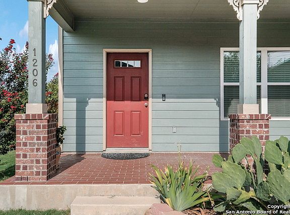 5th image of 1206 Plaza Lake Dr