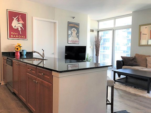 4th image of 330 W Grand Ave APT 1807
