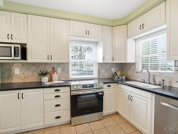 3rd image of 3935 Eileen Dr