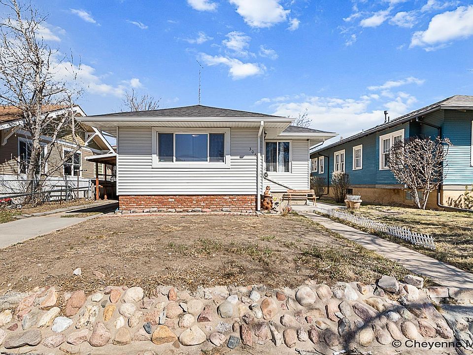 1st image of 306 E Pershing Blvd