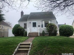 6 Harwich Rd, East Rockaway, NY 11518