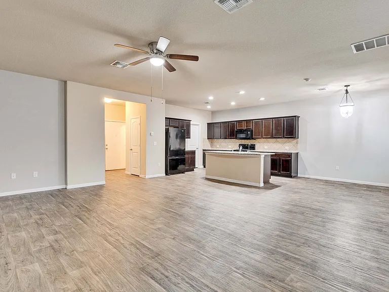 14910 Jolynn St — Photo 7