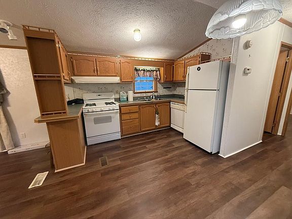 5th image of 674 Grant St Lot 21