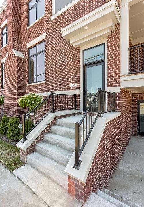 1st image of 1563 N College Ave #Kkhl4w
