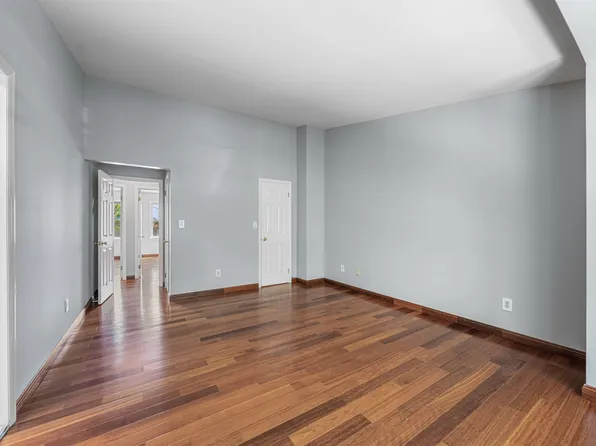 473 Undercliff Avenue image 19 of 33