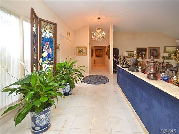 3rd image of 16 Shorewood Dr