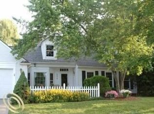 6570 Windmill Ln, West Bloomfield, MI