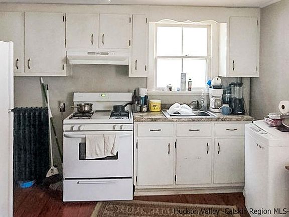 3rd image of 65 Cedar St