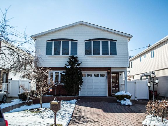 2nd image of 78 Tysens Ln