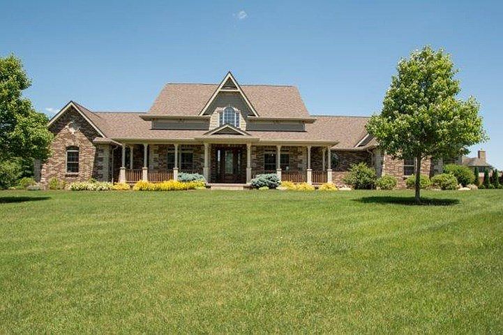 1st image of 717 Wexford Dr